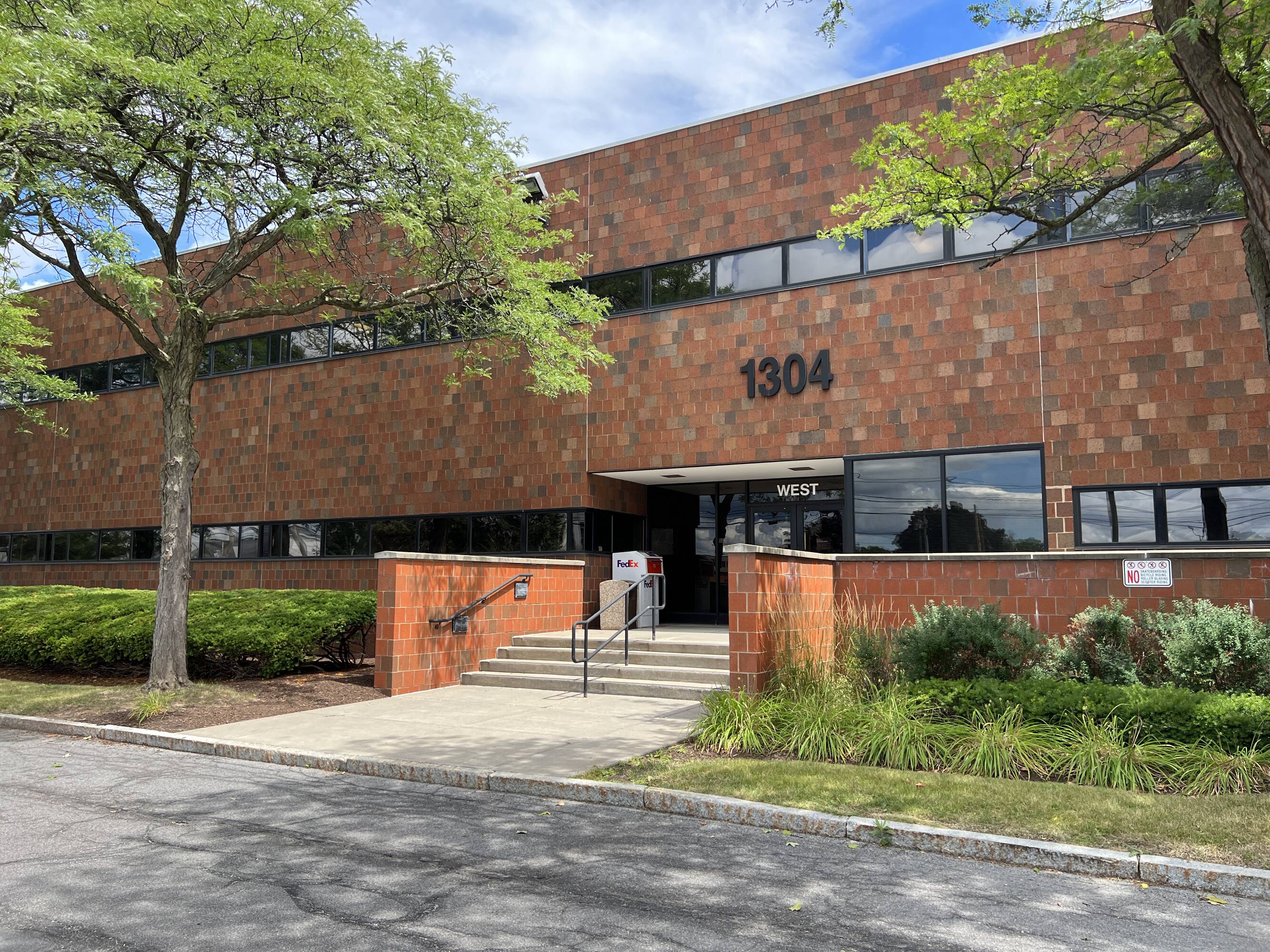 1304 Buckley Rd, Syracuse, NY 13212