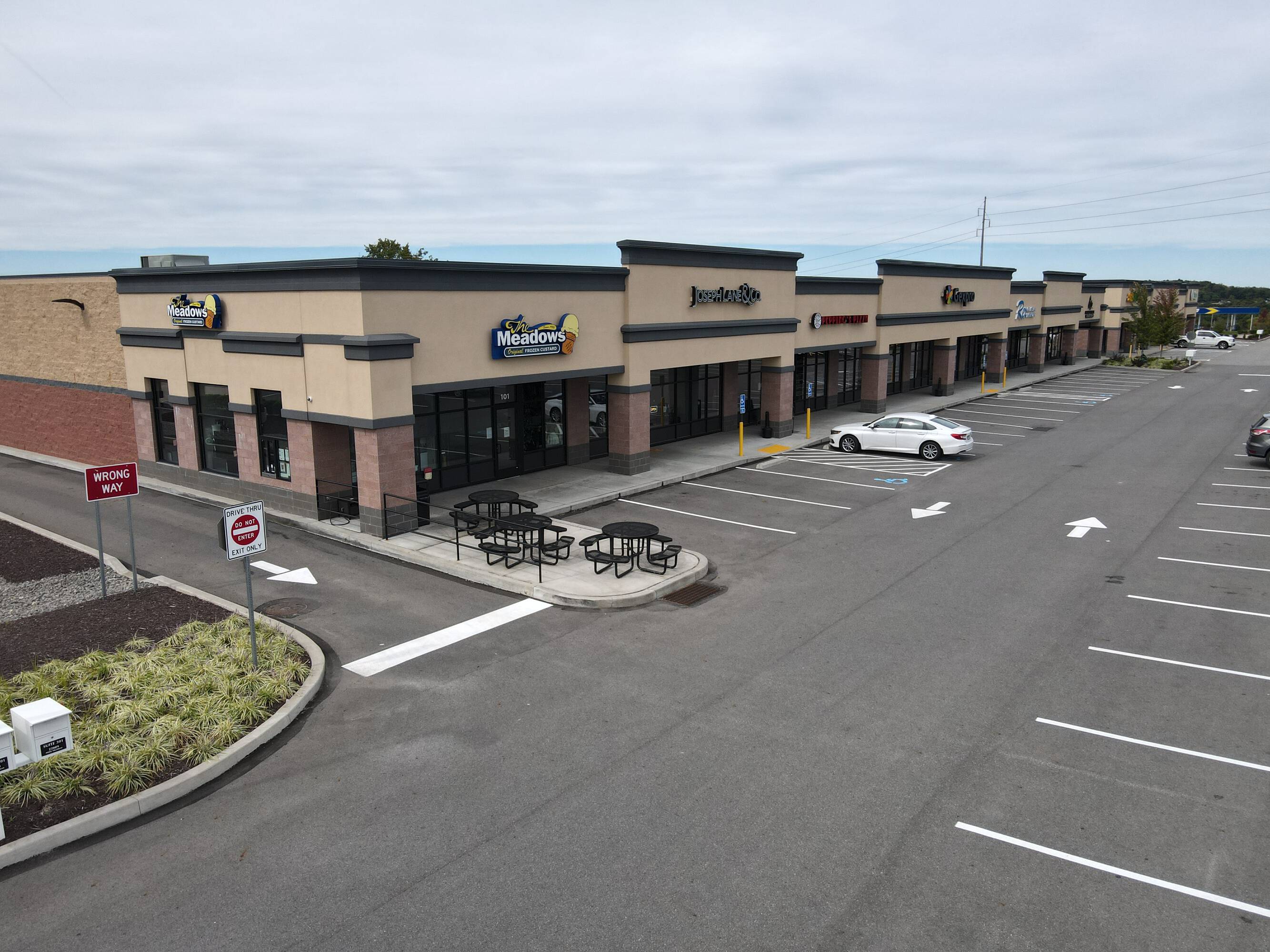 22095 Perry Hwy, Zelienople, PA 16063