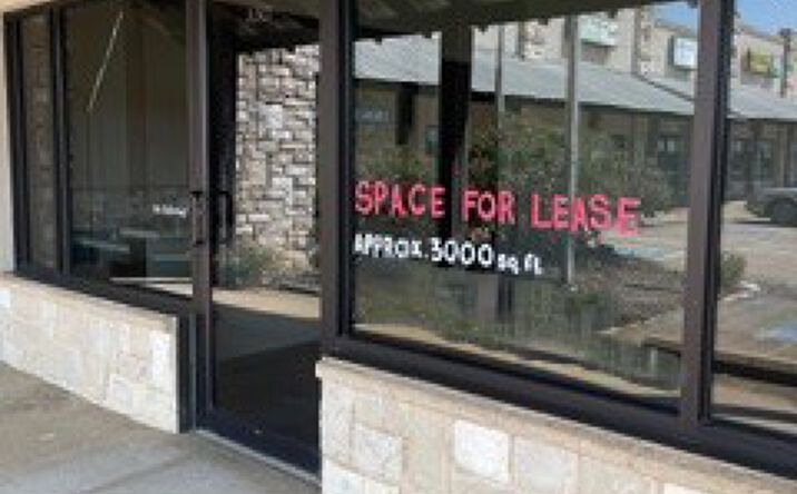 Pictures of Retail, Office property located at 201 N Collegiate Dr, Paris, TX 75460 for lease - image #1