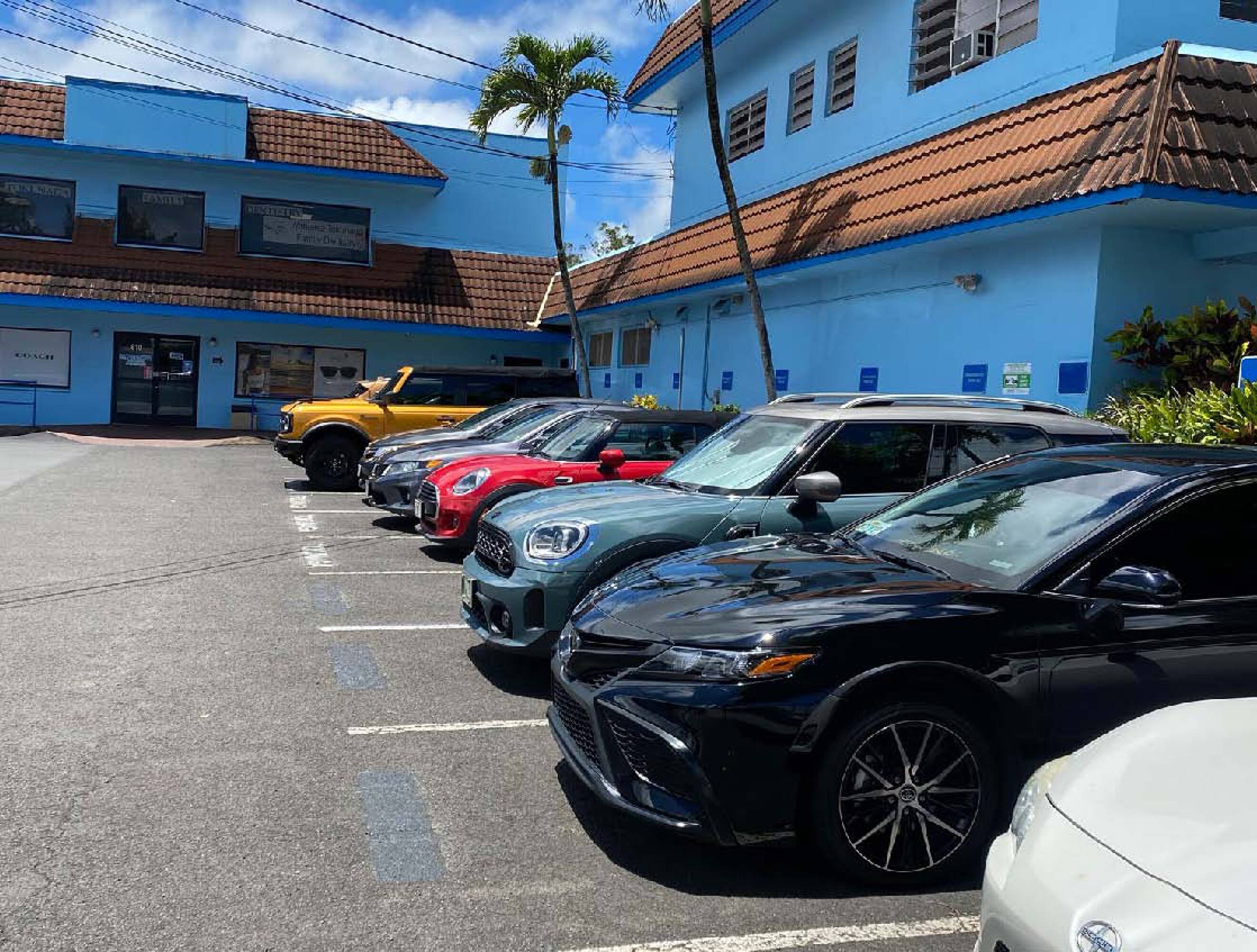 634 Kilani Ave, Wahiawa, HI 96786