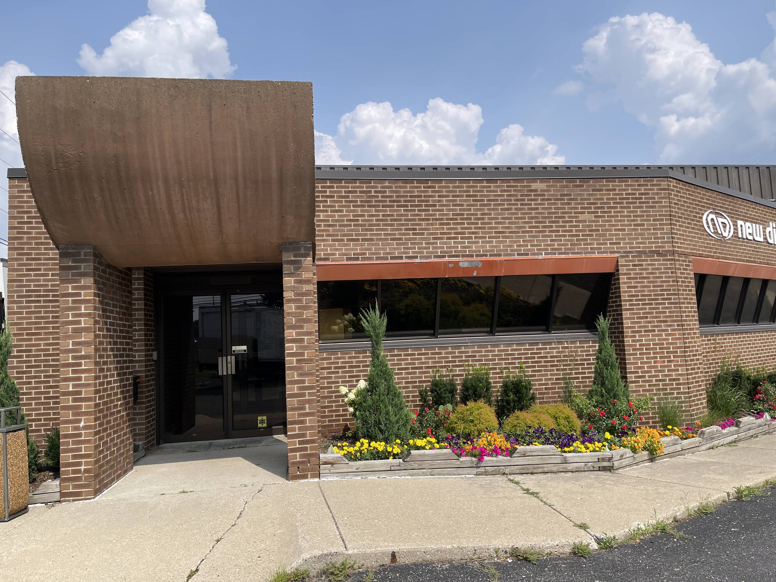 2200 Stephenson Hwy, Troy, MI 48083