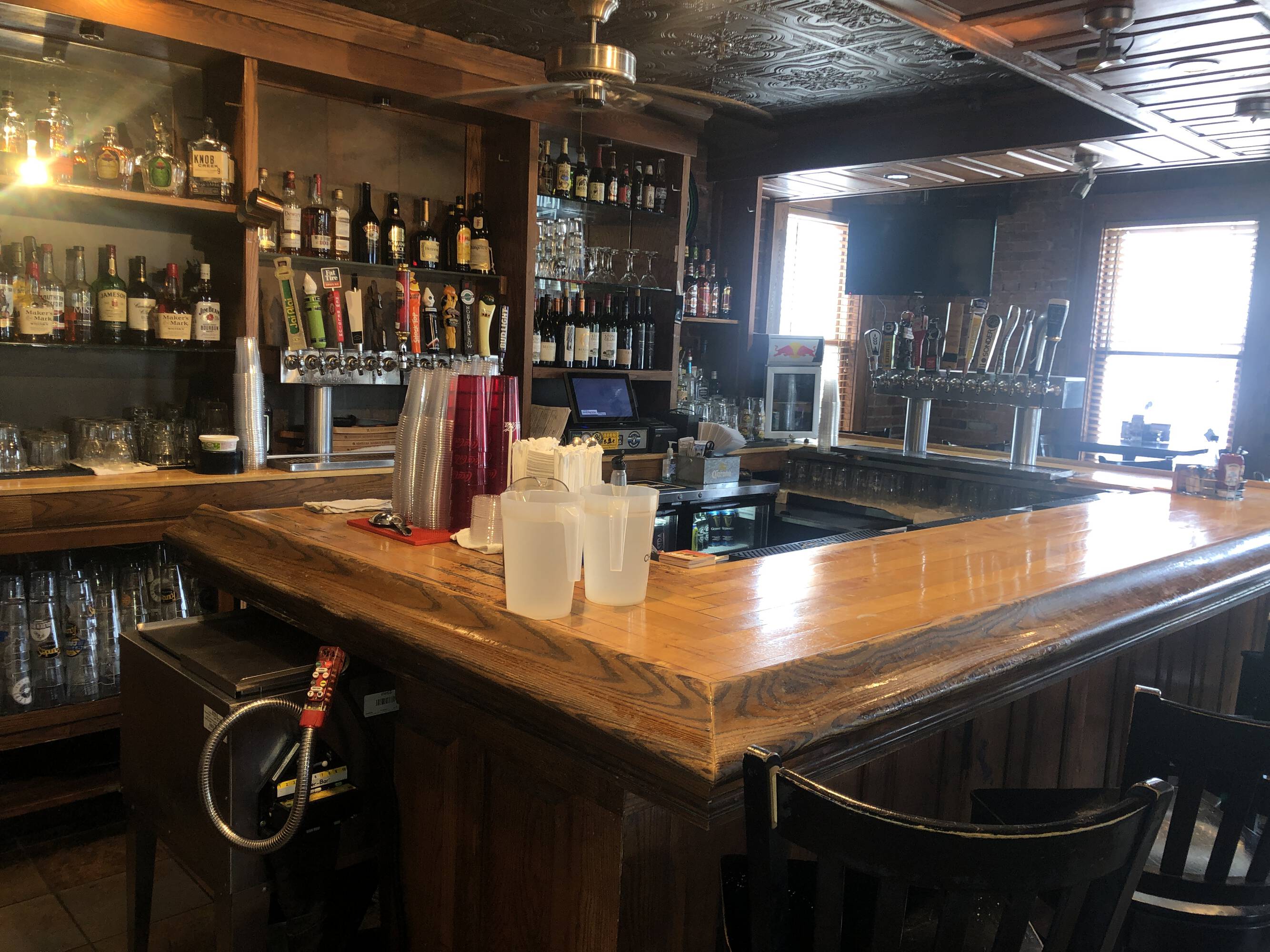 275 E Sharon Rd, Glendale, OH 45246