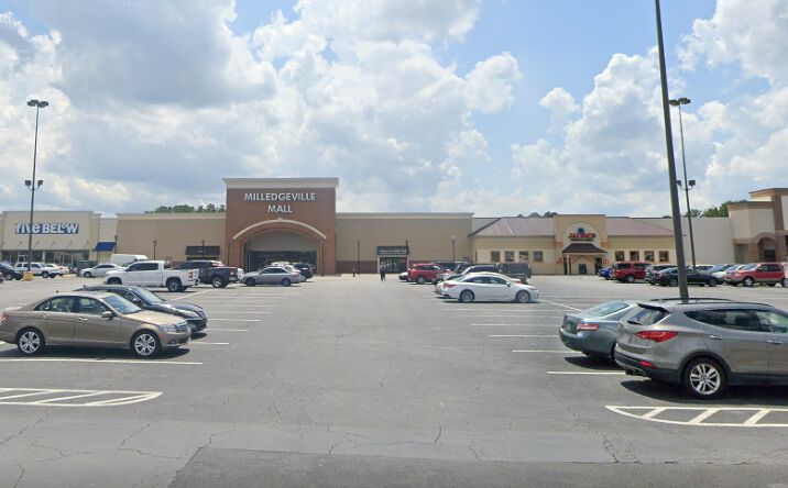 Pictures of Retail property located at 2400 N Columbia St, Milledgeville, GA 31061 for lease - image #1