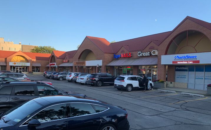 Pictures of Retail property located at Lawrence Ave & Lincoln Ave, Chicago, IL 60625 for lease - image #1