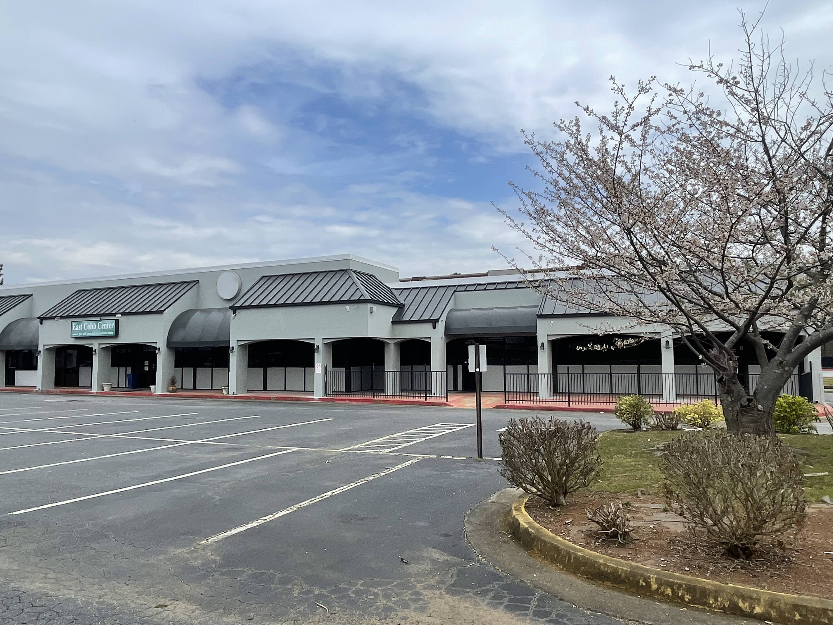 3920 Canton Rd, Marietta, GA 30066