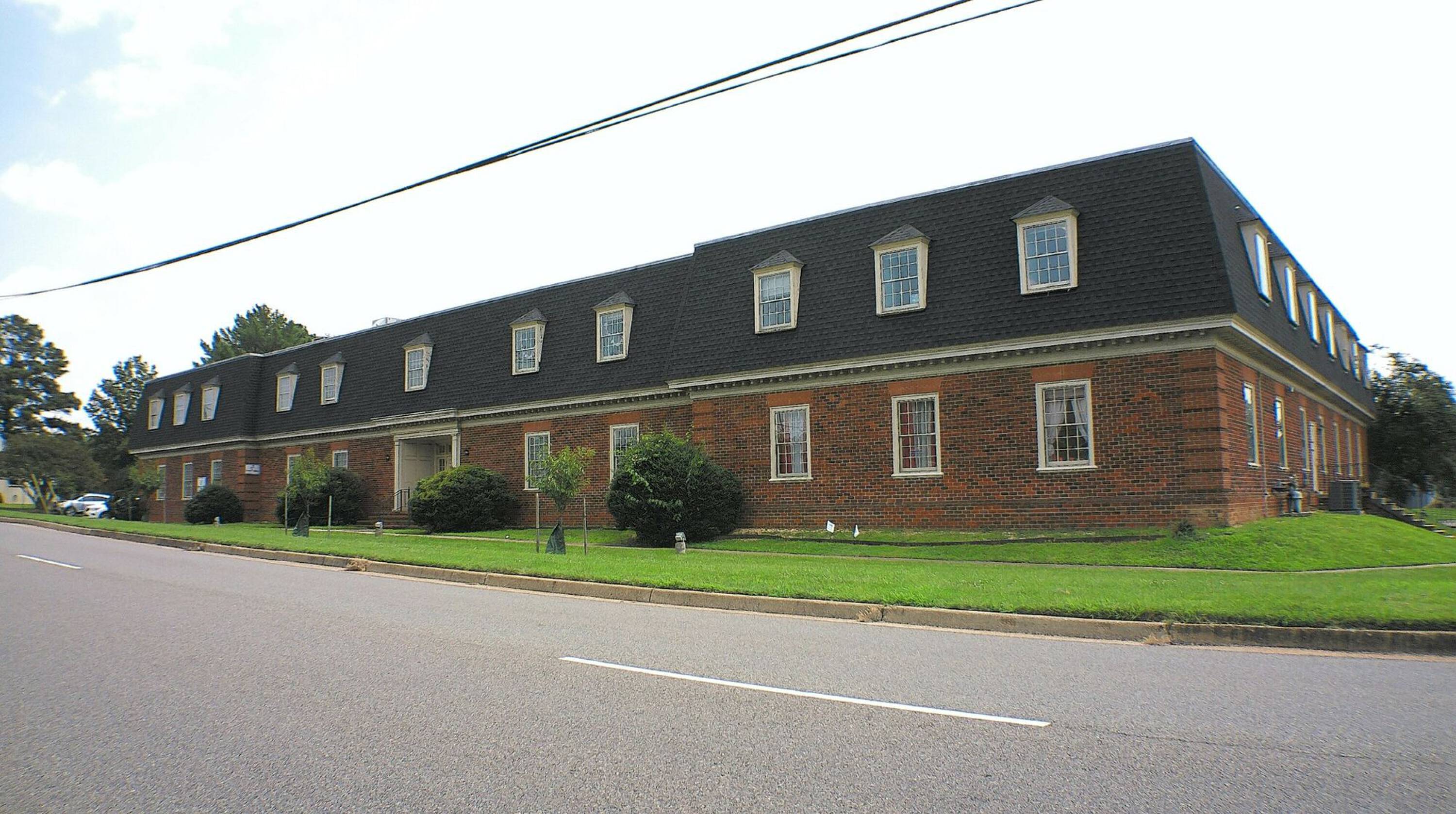 2819 N Parham Rd, Richmond, VA 23294