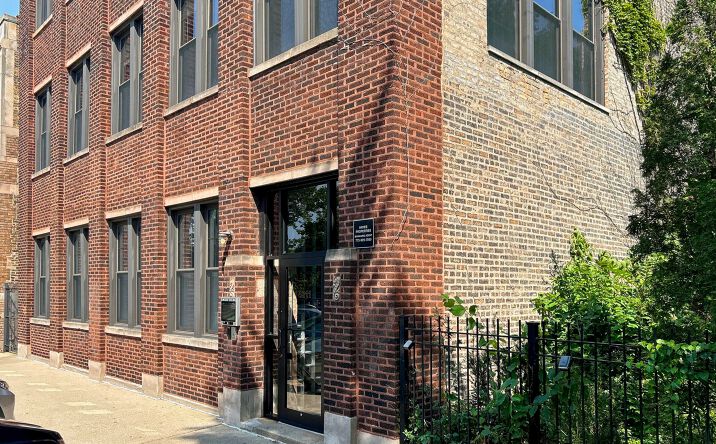 Pictures of Office property located at 4311 N Ravenswood Ave, Chicago, IL 60613 for lease - image #1