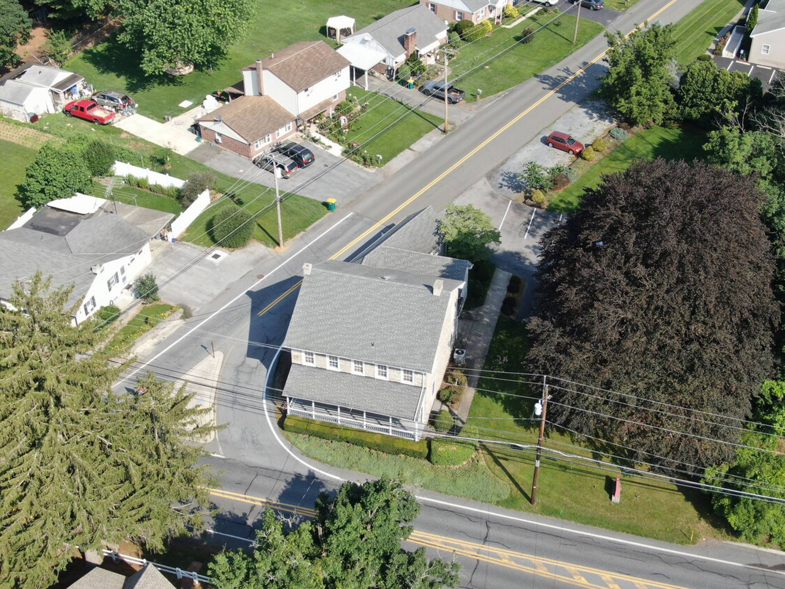 879 Fritztown Rd, Sinking Spring, PA 19608