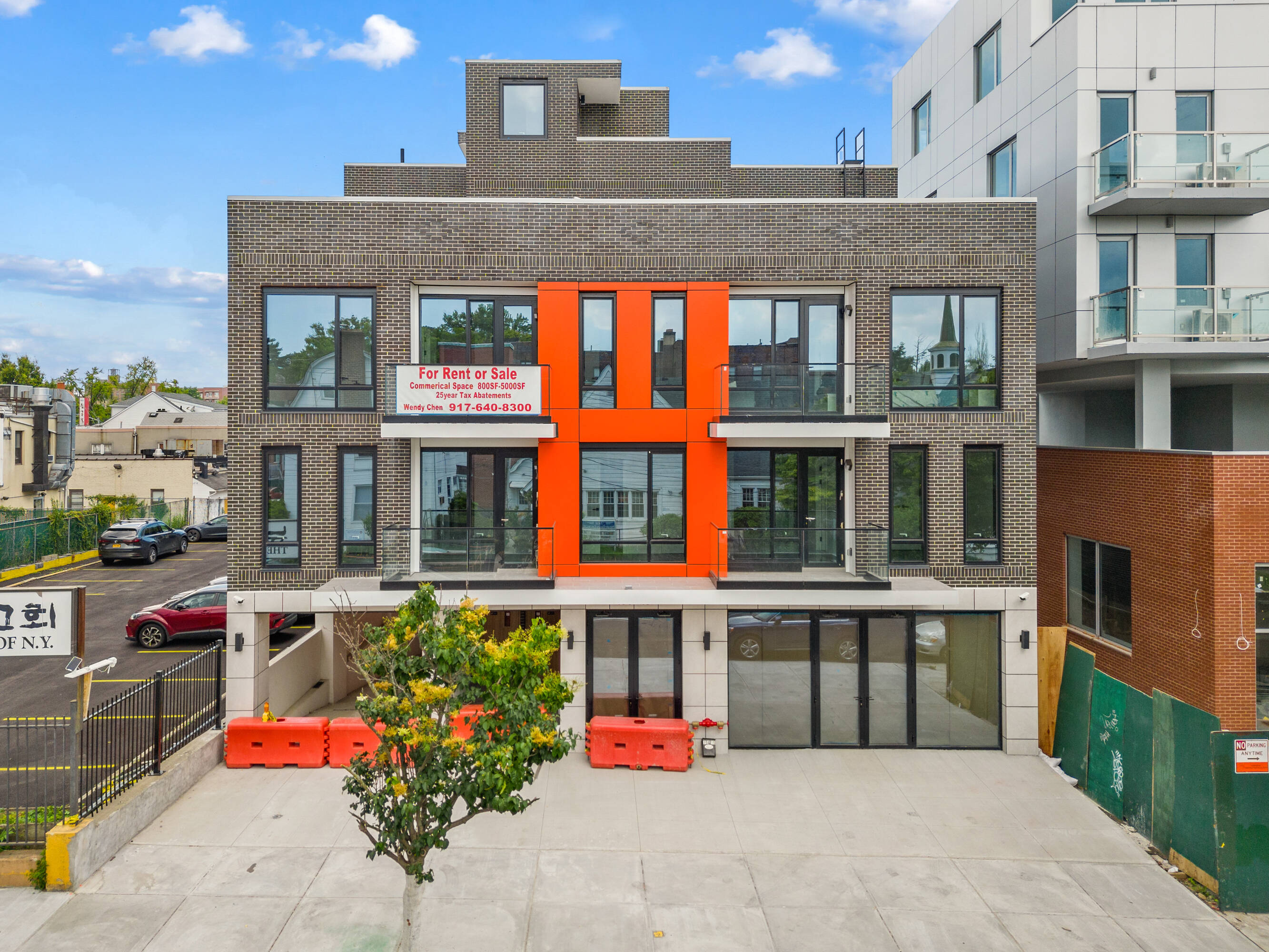 15015 Barclay Ave, Queens, NY 11355