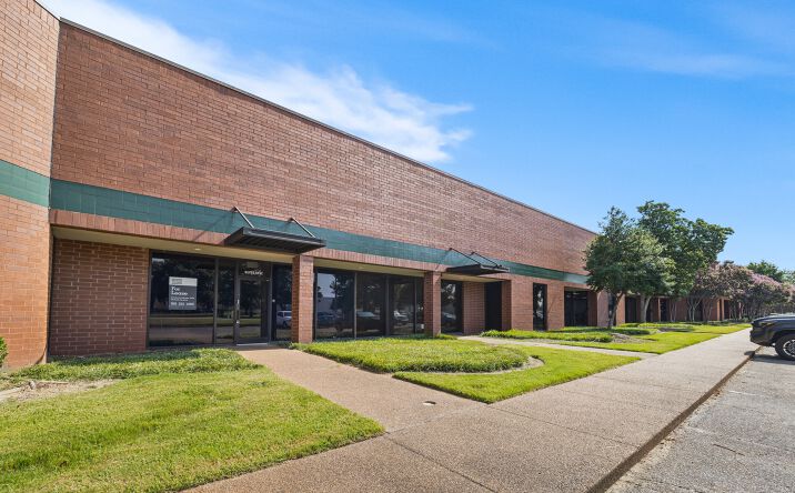 Pictures of Industrial property located at 5146 E Raines Rd, Memphis, TN 38118 for lease - image #1