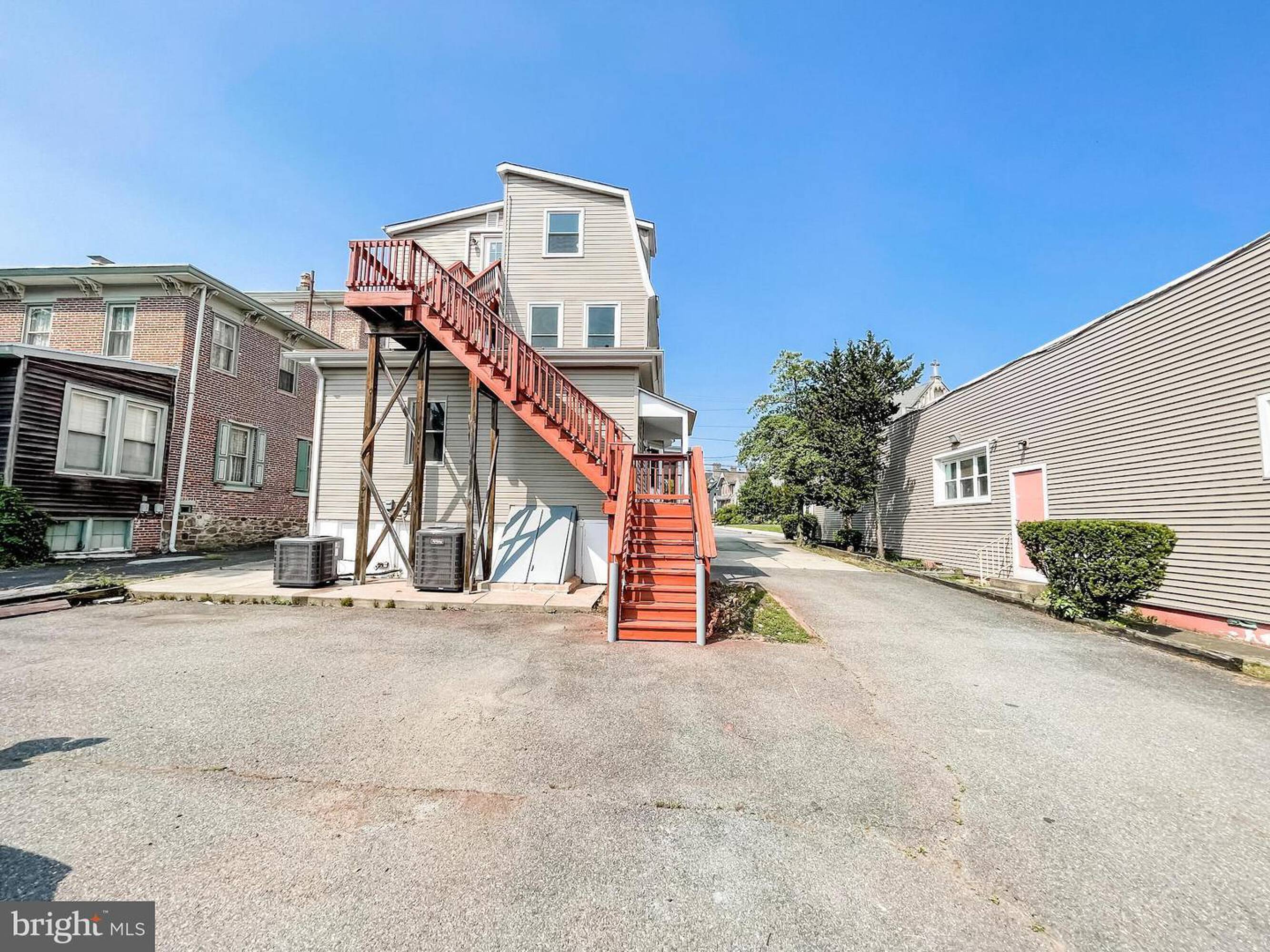 75 Cooper St, Woodbury, NJ 08096