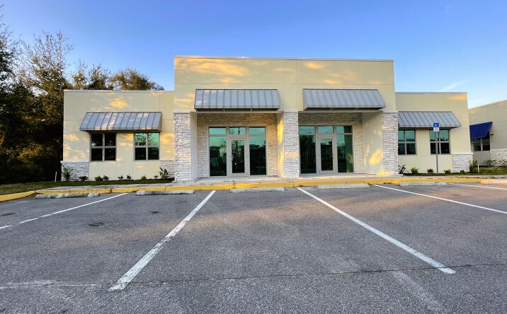 Pictures of Office property located at 871 Co Rd 466, Lady Lake, FL 32159 for lease - image #1