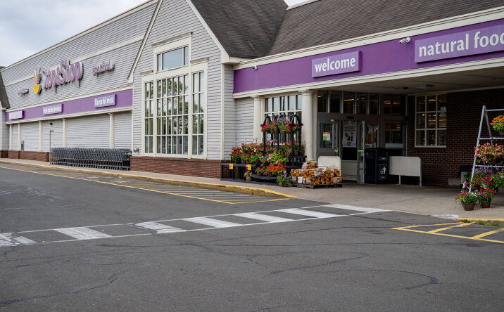 Pictures of Retail property located at 4531 Main St, Bridgeport, CT 06606 for lease - image #1