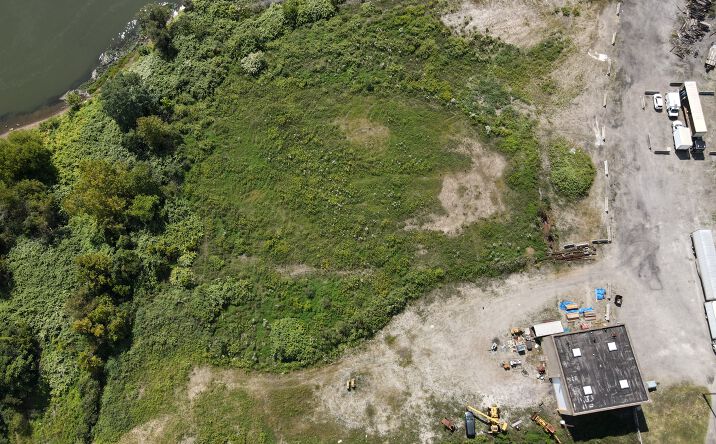 Pictures of Land property located at Ave A, Leetsdale, PA 15056 for lease - image #1