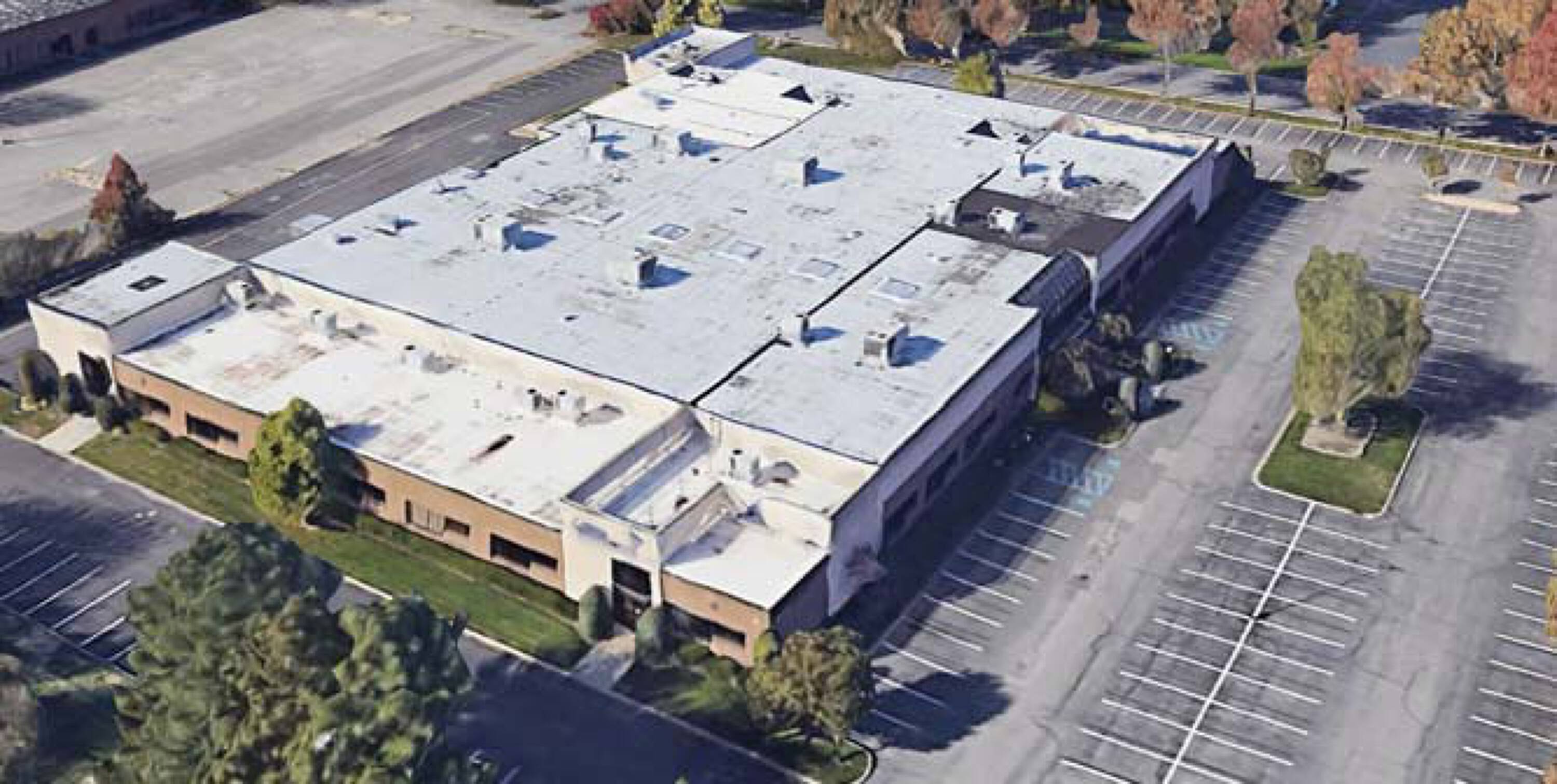 300 Rabro Dr, Hauppauge, NY 11788