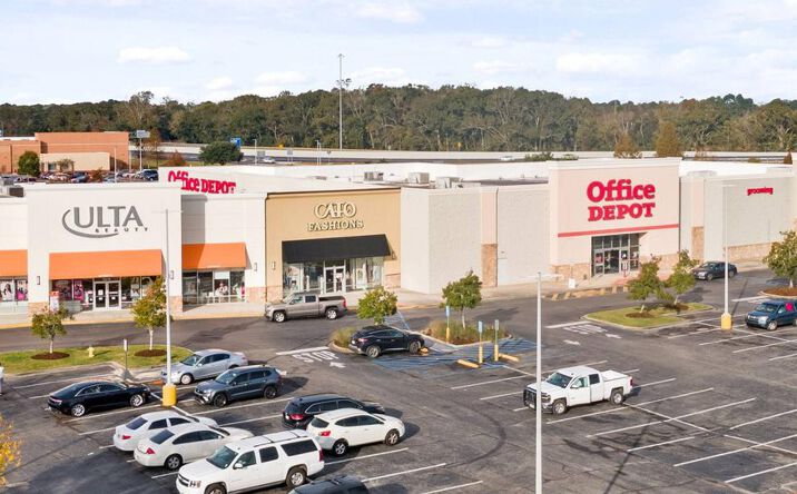 Pictures of Retail property located at 3001 Louisiana Ave, Lafayette, LA 70501 for lease - image #1