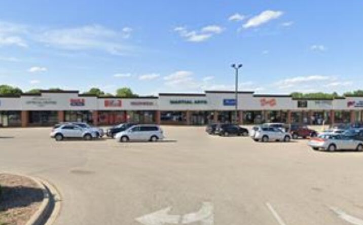 Pictures of Retail property located at 1927 W Iles Avenue, Springfield, IL 62704 for lease - image #1
