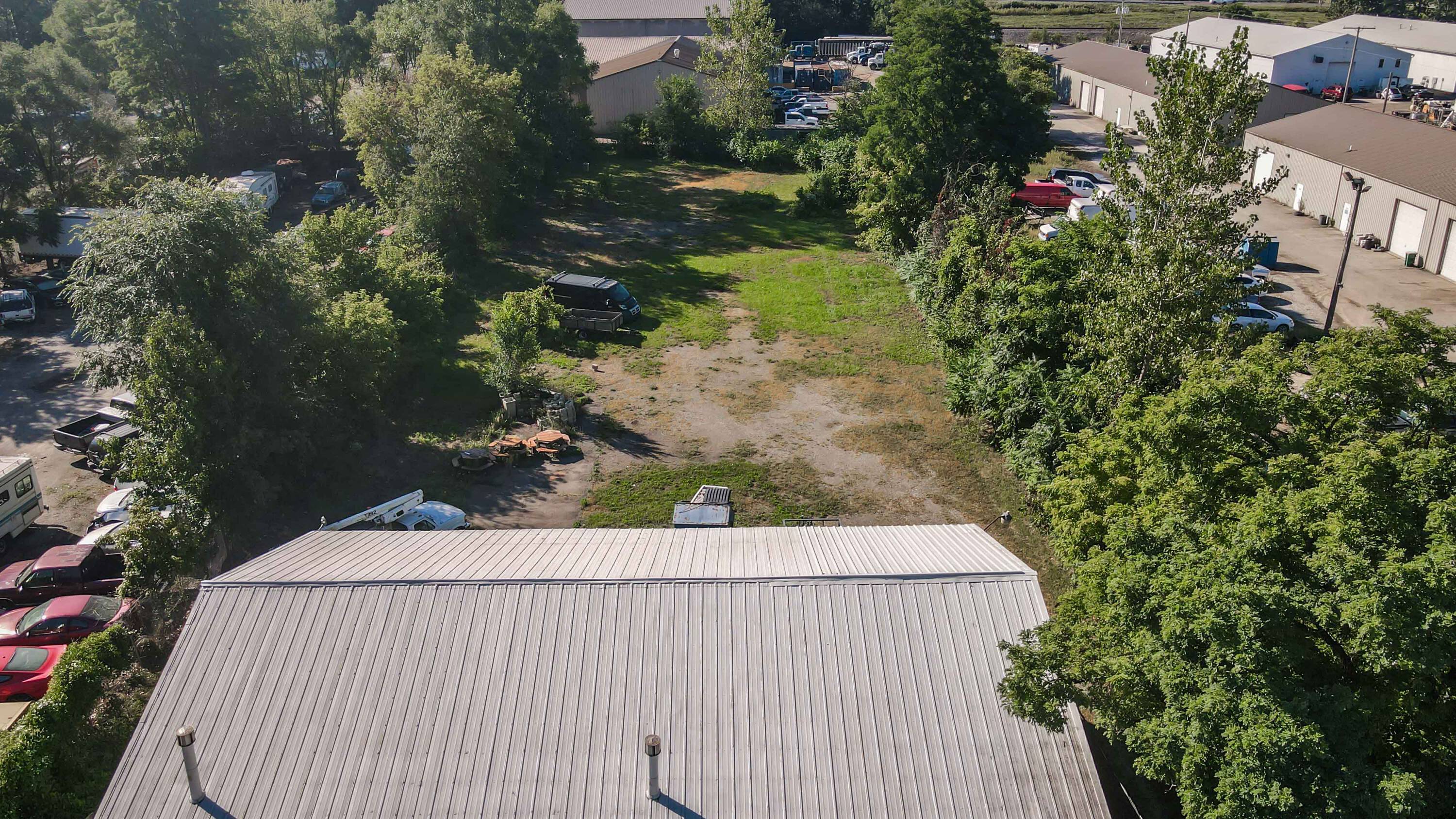 5635 Old Porter Rd, Portage, IN 46368