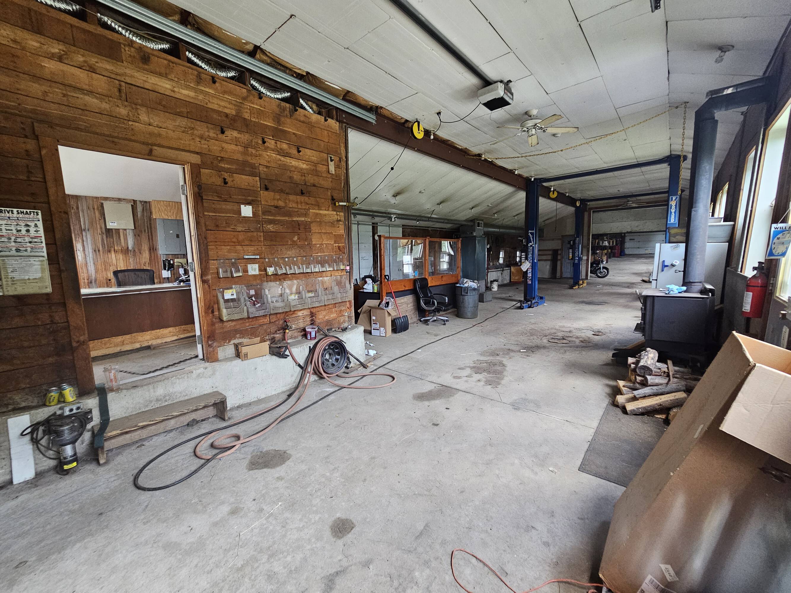 178 Wallace Hill Rd, Townsend, MA 01469