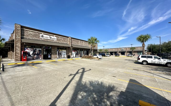 Pictures of Retail property located at 2101 S Claiborne Ave, New Orleans, LA 70125 for lease - image #1