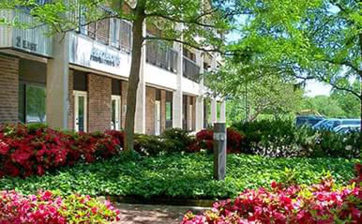 Pictures of Office property located at 2 E Rolling Crossroads, Catonsville, MD 21228 for lease - image #1