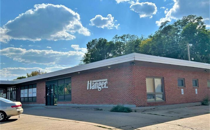 Pictures of Office property located at 2421 Pierce St, Sioux City, IA 51104 for lease - image #1