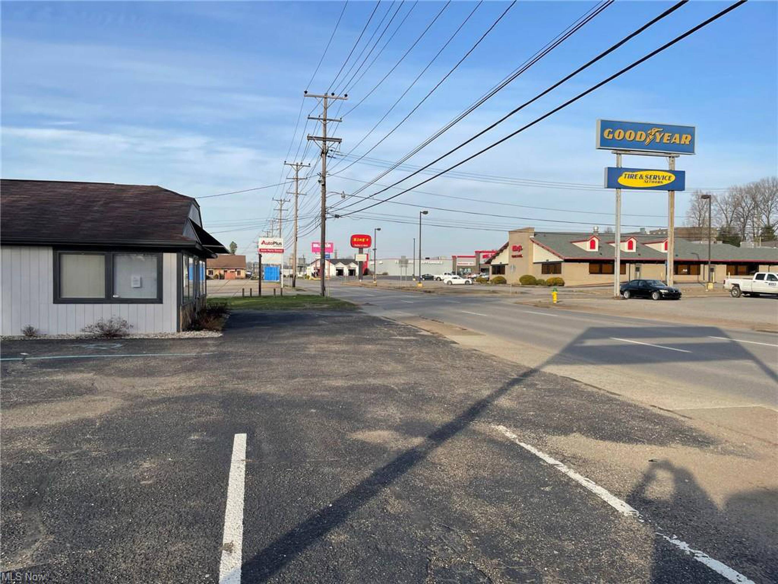 1227 Garfield Ave, Parkersburg, WV 26101