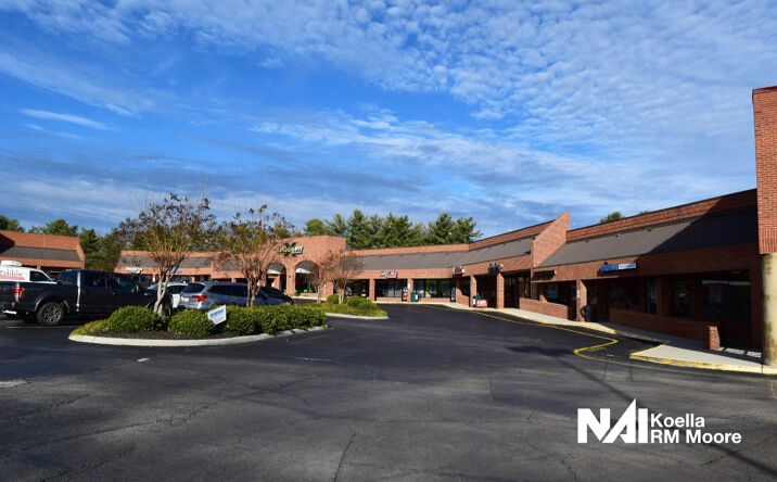 Pictures of Retail property located at 9307 Kingston Pike, Knoxville, TN 37922 for lease - image #1