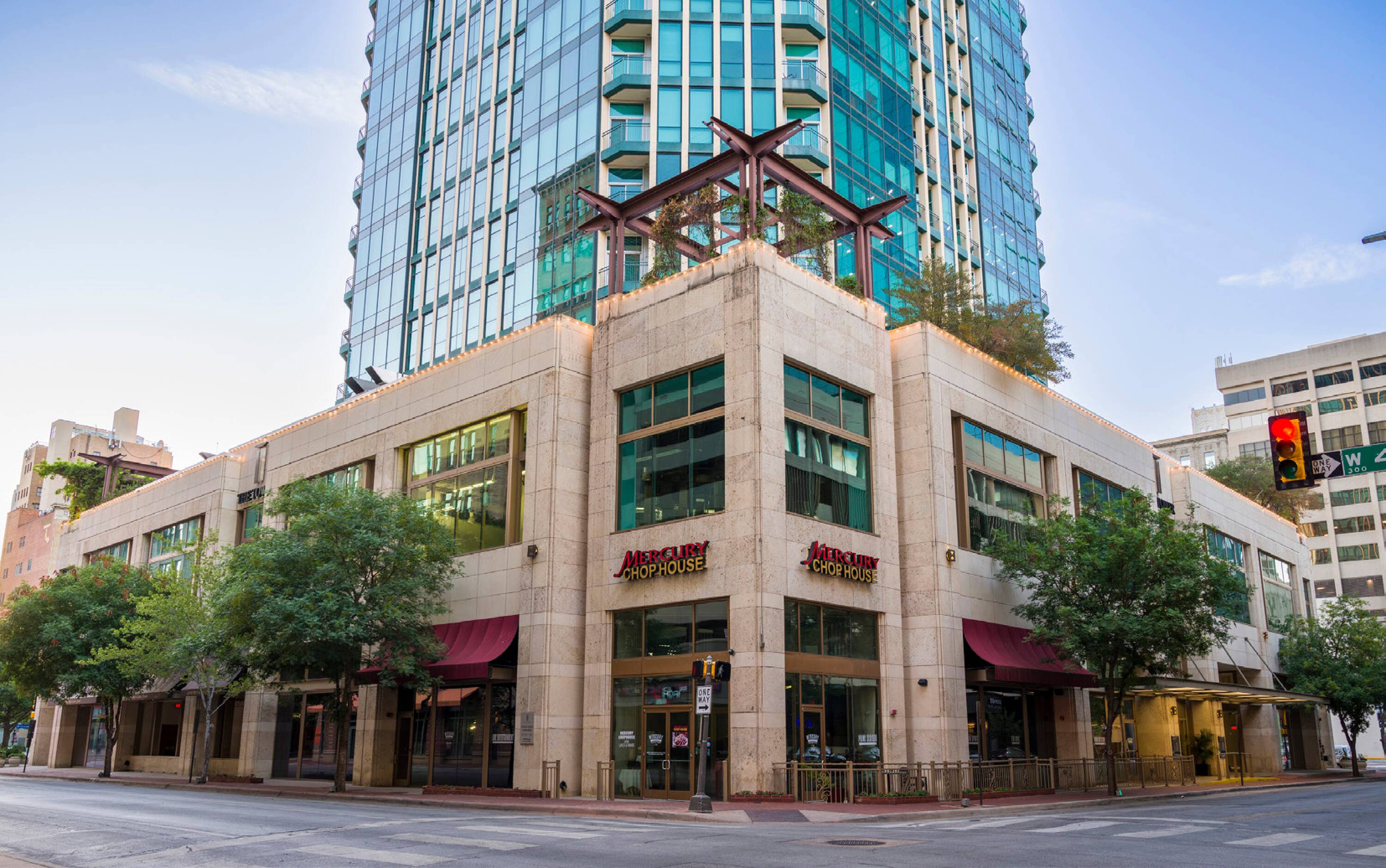 500 Throckmorton St, Fort Worth, TX 76102