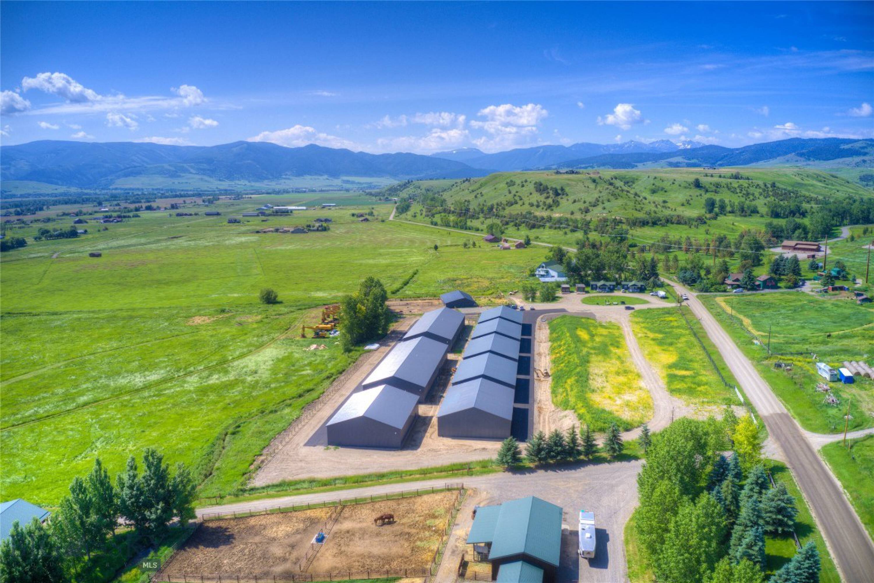 2505 Cottontail Rd, Gallatin Gateway, MT 59730