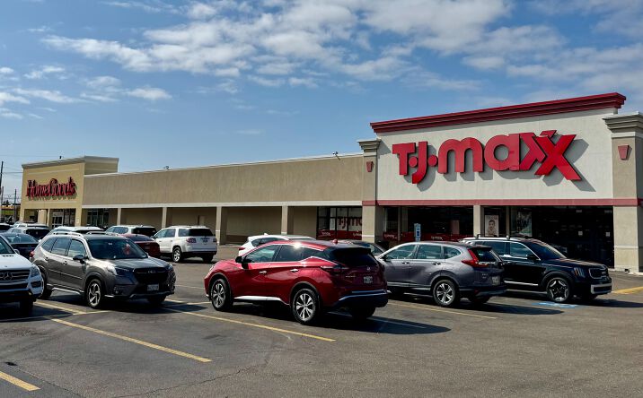 Pictures of Retail property located at 6601 Veterans Memorial Blvd, Metairie, LA 70003 for lease - image #1