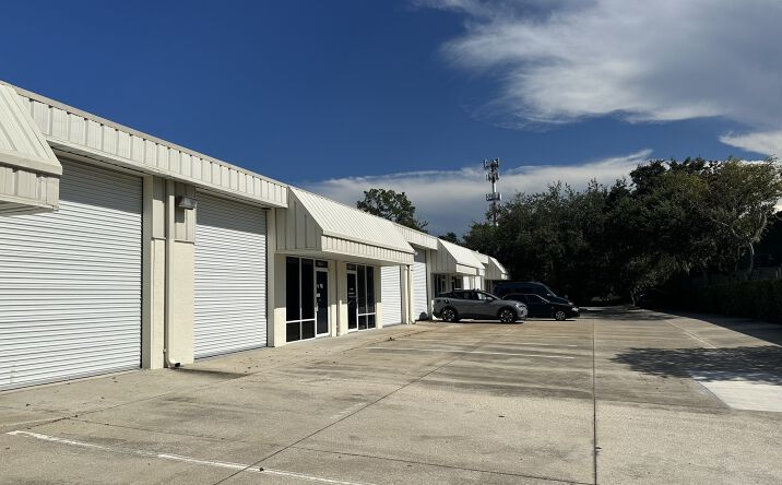 Pictures of Office, Industrial property located at 933 Beville Rd, South Daytona, FL 32119 for lease - image #1