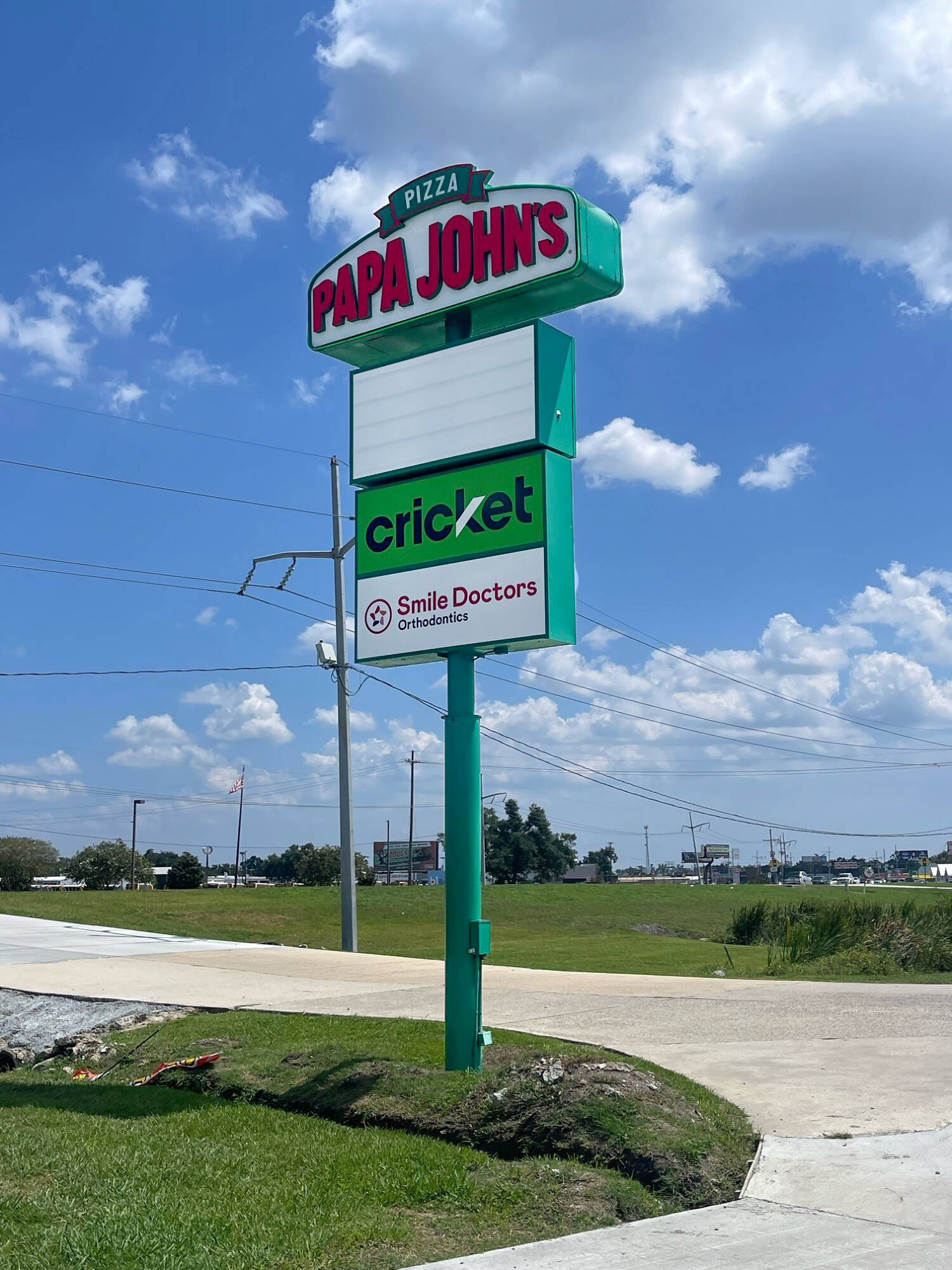 1299 W Tunnel Blvd, Houma, LA 70360