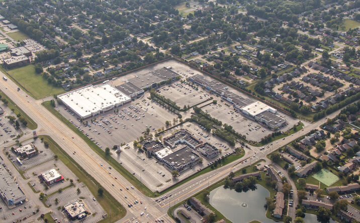Pictures of Retail property located at 6401 E Lloyd Expy, Evansville, IN 47715 for lease - image #1