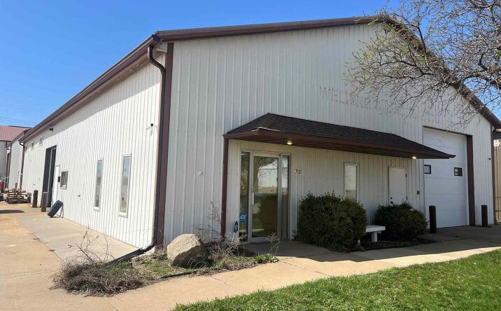 Pictures of Industrial property located at 710 49th St, Marion, IA 52302 for lease - image #1