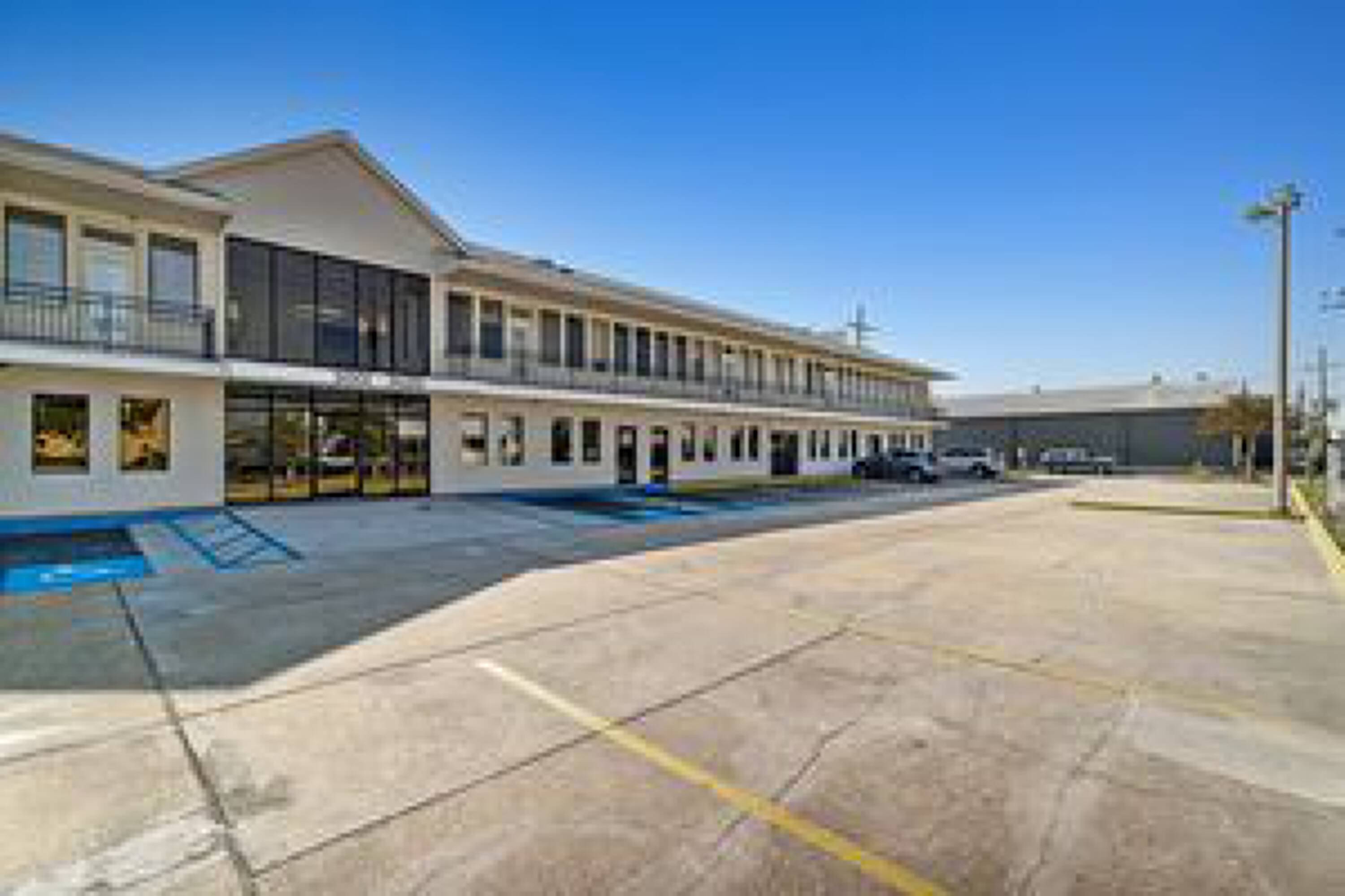 Byblos Metairie Road - q43hr7c