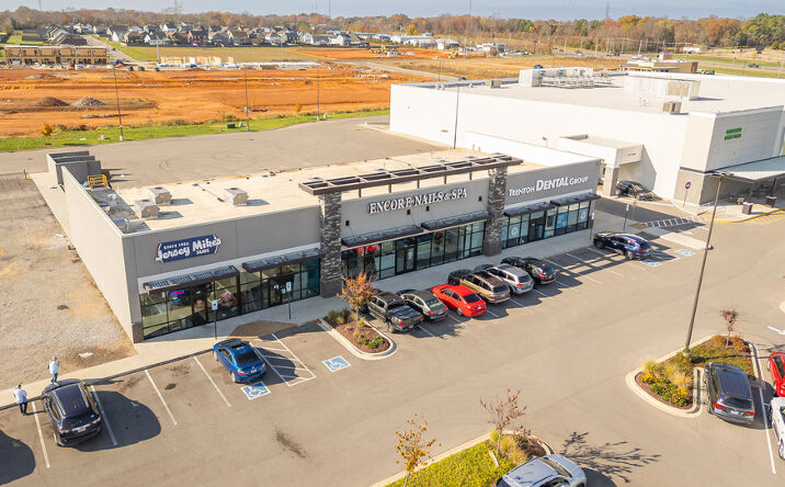 Pictures of Retail property located at 101st Airborne Parkway & Trenton Road, Clarksville, TN 37040 for lease - image #1