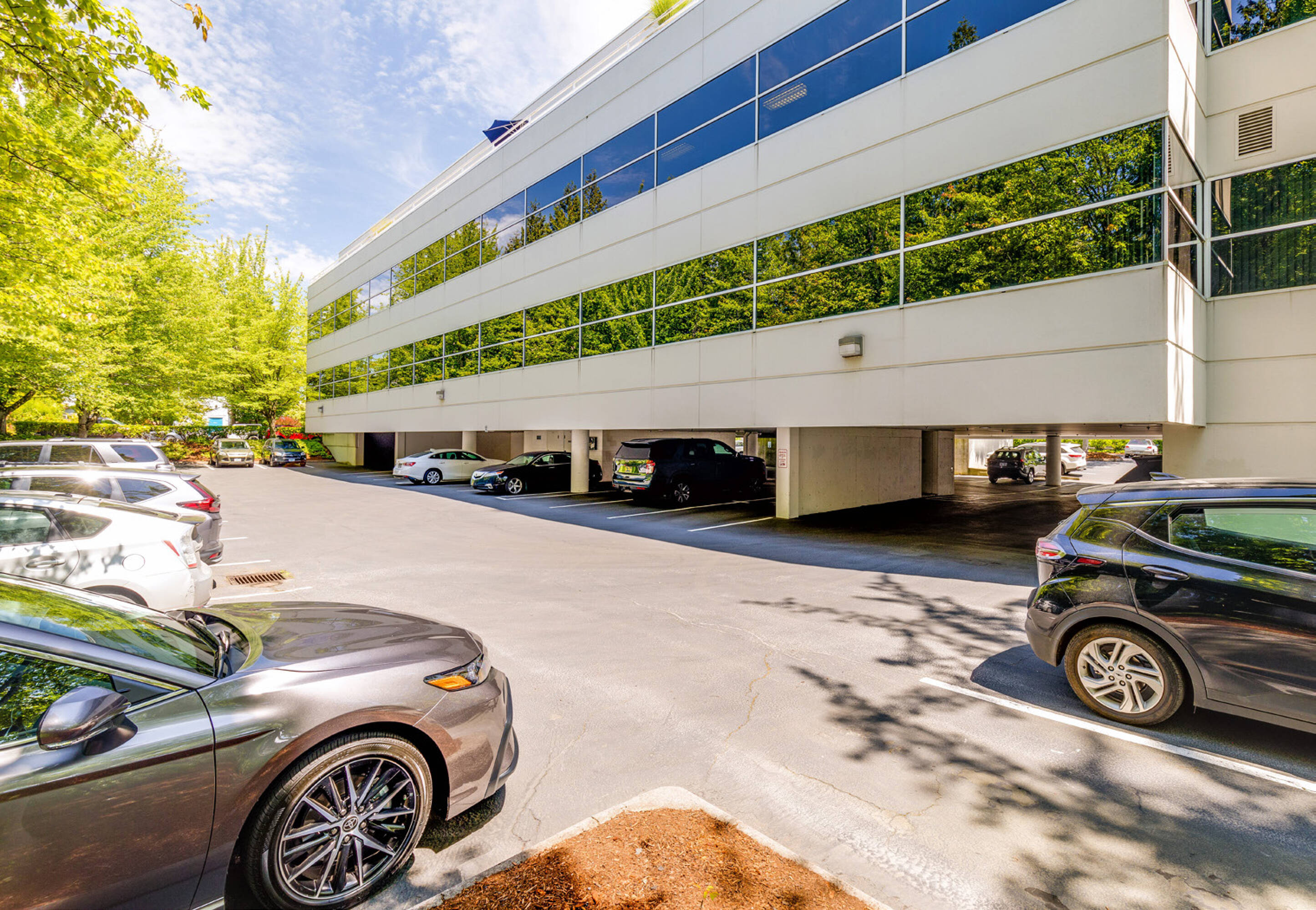 6915 S Macadam Ave, Portland, OR 97219