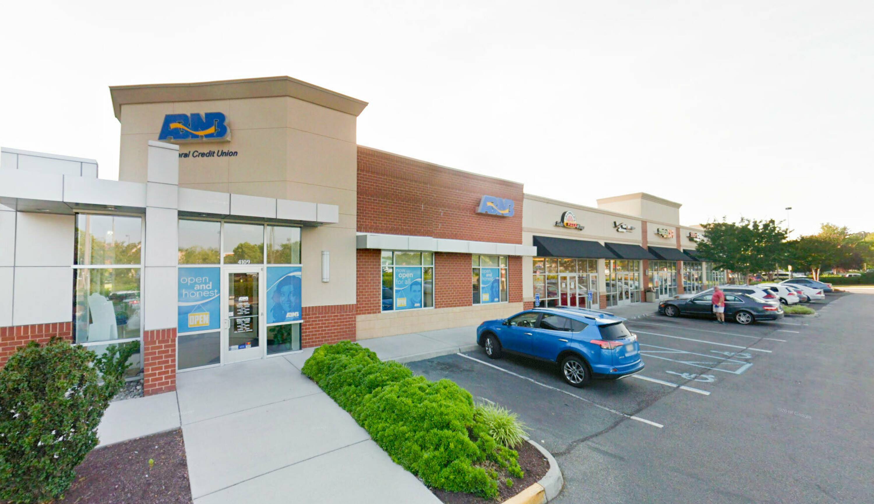 4105 Chesapeake Square Blvd, Chesapeake, VA 23321