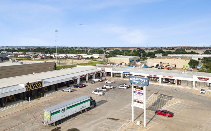 Pictures of Retail property located at 2052 - 2053 W Northwest Highway, Dallas, TX 75220 for lease - image #1