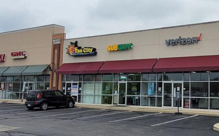 Pictures of Retail property located at 7586 Oak Point Rd, Amherst, OH 44001 for sales - image #1