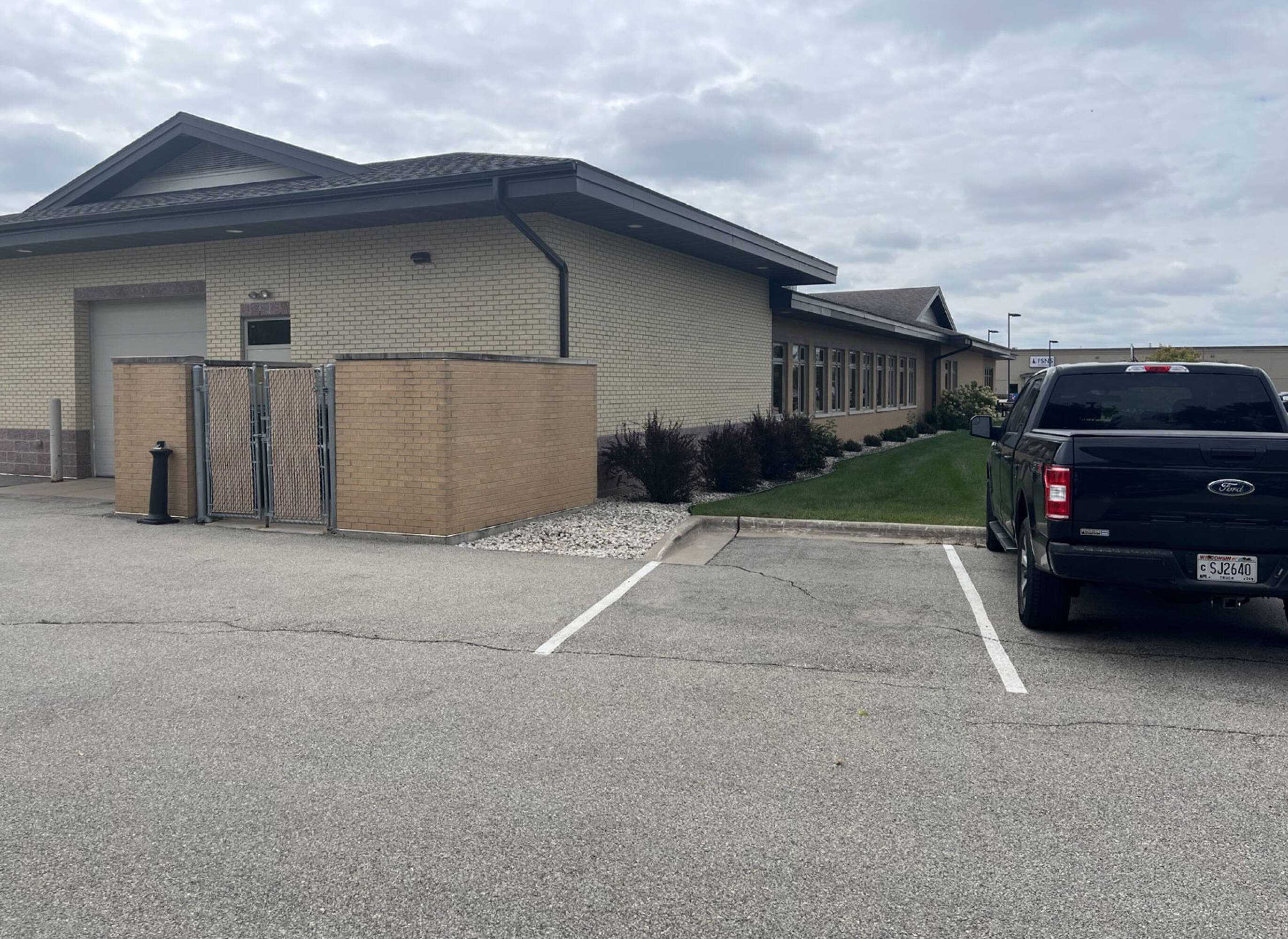 3376 Packerland Dr, De Pere, WI 54115 | Crexi.com