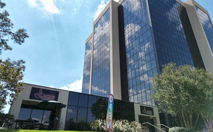 Pictures of Office property located at 8550 United Plaza Blvd, Baton Rouge, LA 70809 for lease - image #1