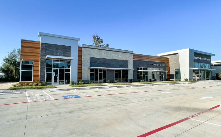 Pictures of Retail, Office property located at 10110 Research Forest Dr, The Woodlands, TX 77354 for lease - image #1
