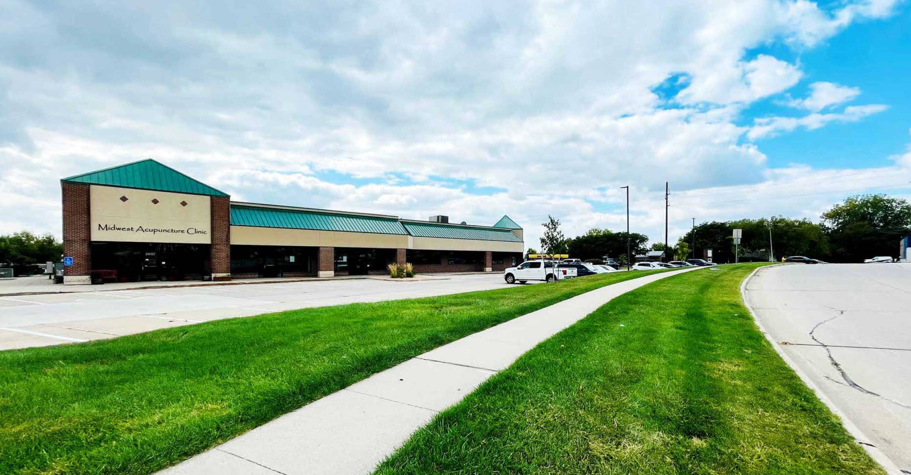 2651 100th St, Urbandale, IA 50322