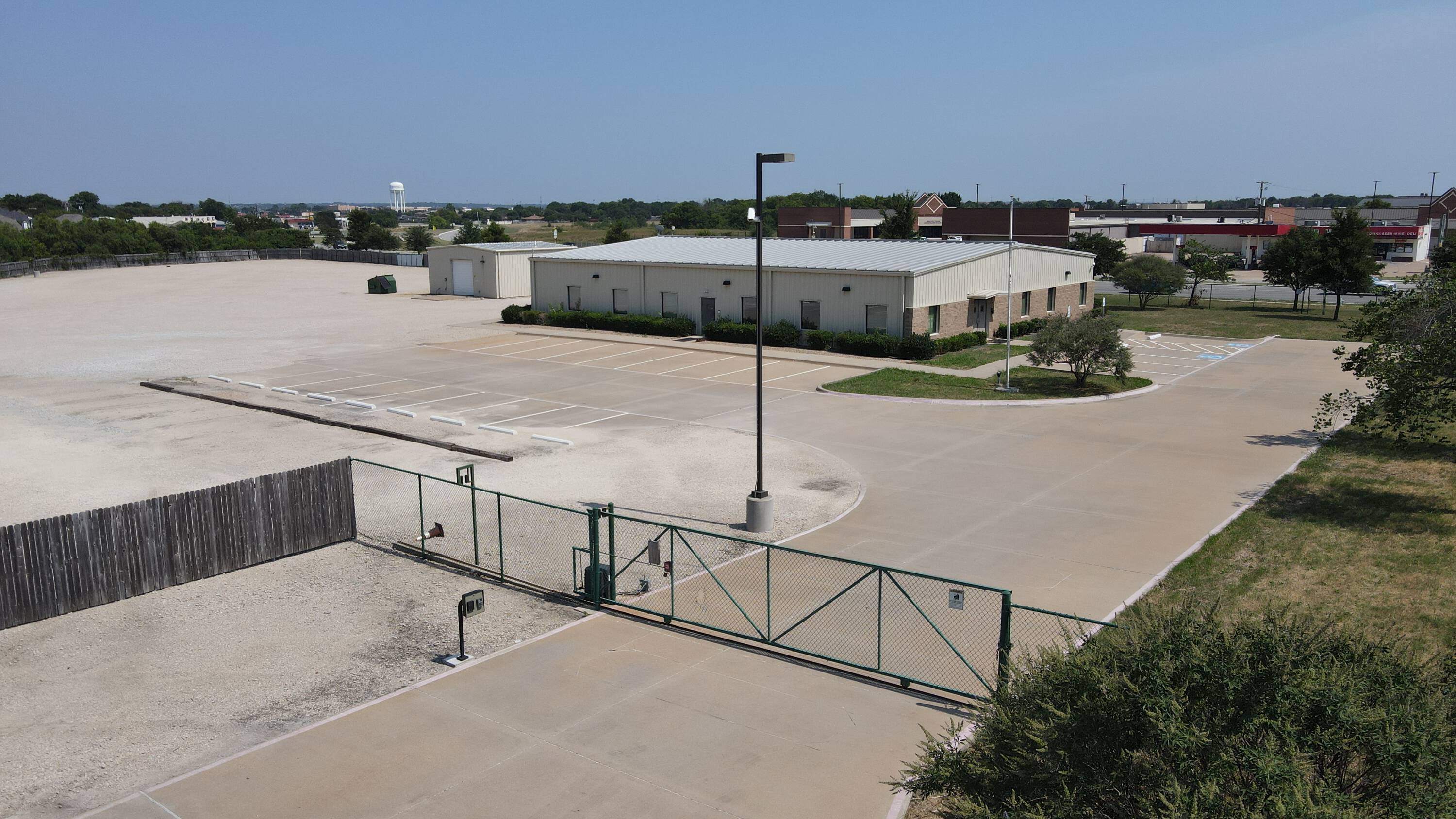 8601 Oak Grove Rd., Fort Worth, TX 76140