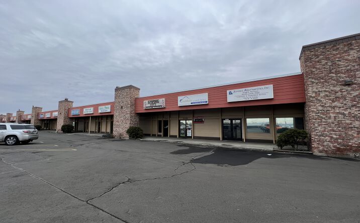 Pictures of Retail, Office property located at W Broadway Ave, Moses Lake, WA 98837 for lease - image #1