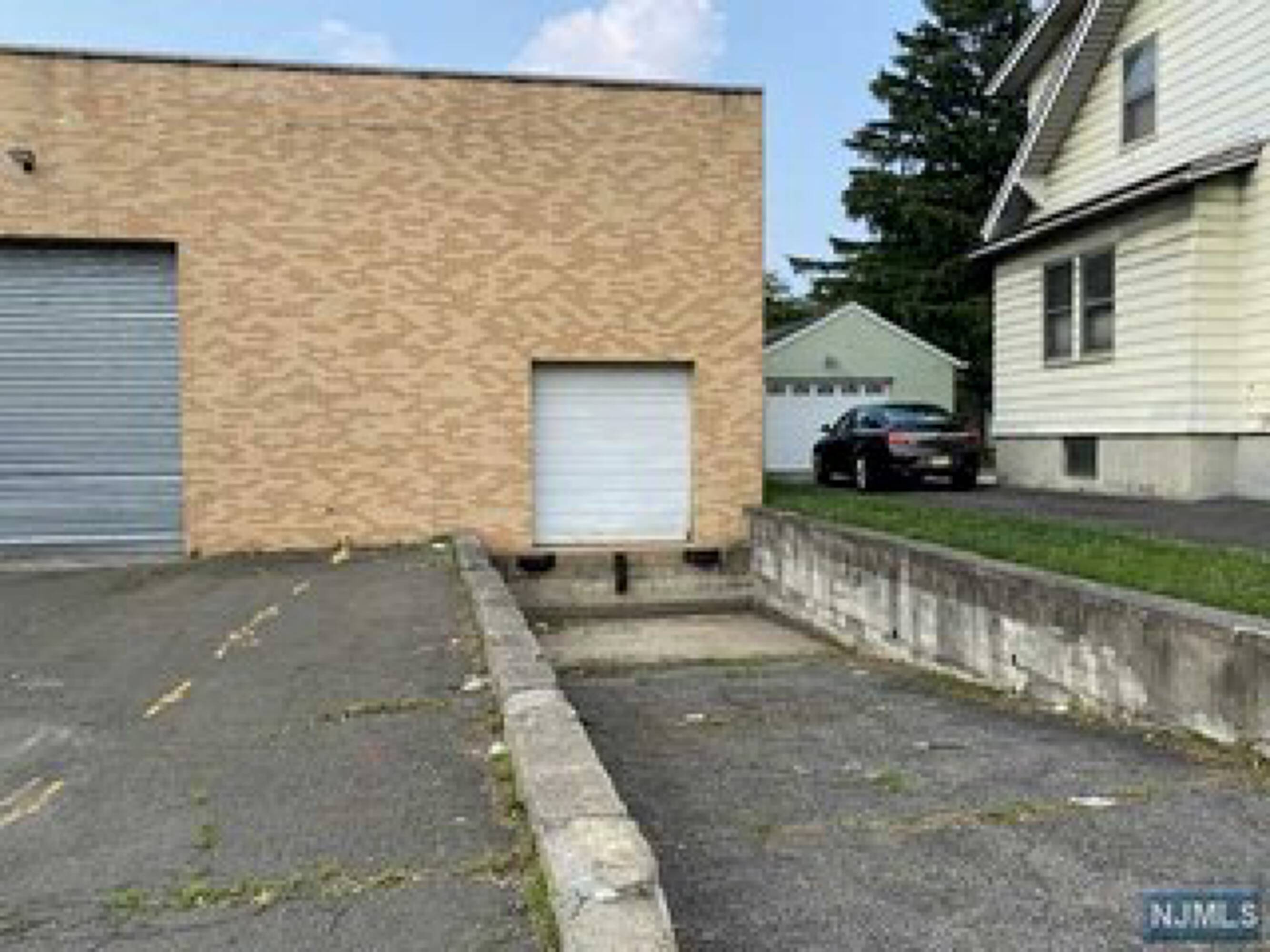 251 Garibaldi Ave, Lodi, NJ 07644