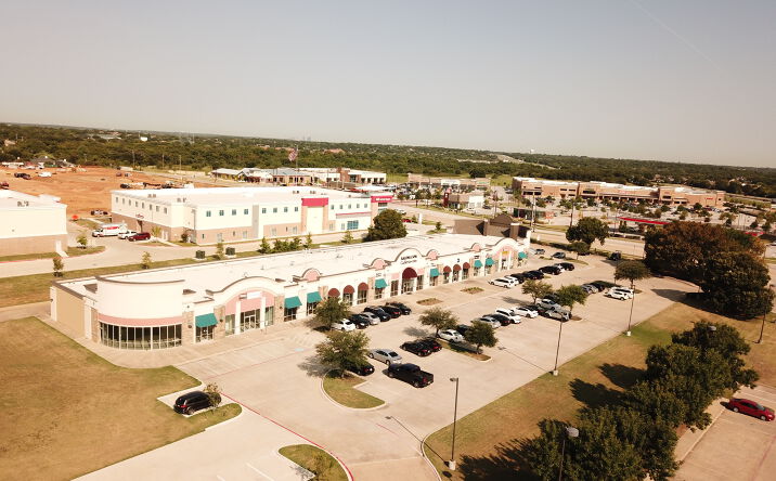 Pictures of Retail property located at 5100 W. Sublett Rd., Arlington, TX 76001 for lease - image #1