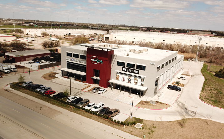 Pictures of Industrial property located at 2909 E. Arkansas Ln., Arlington, TX 76010 for lease - image #1